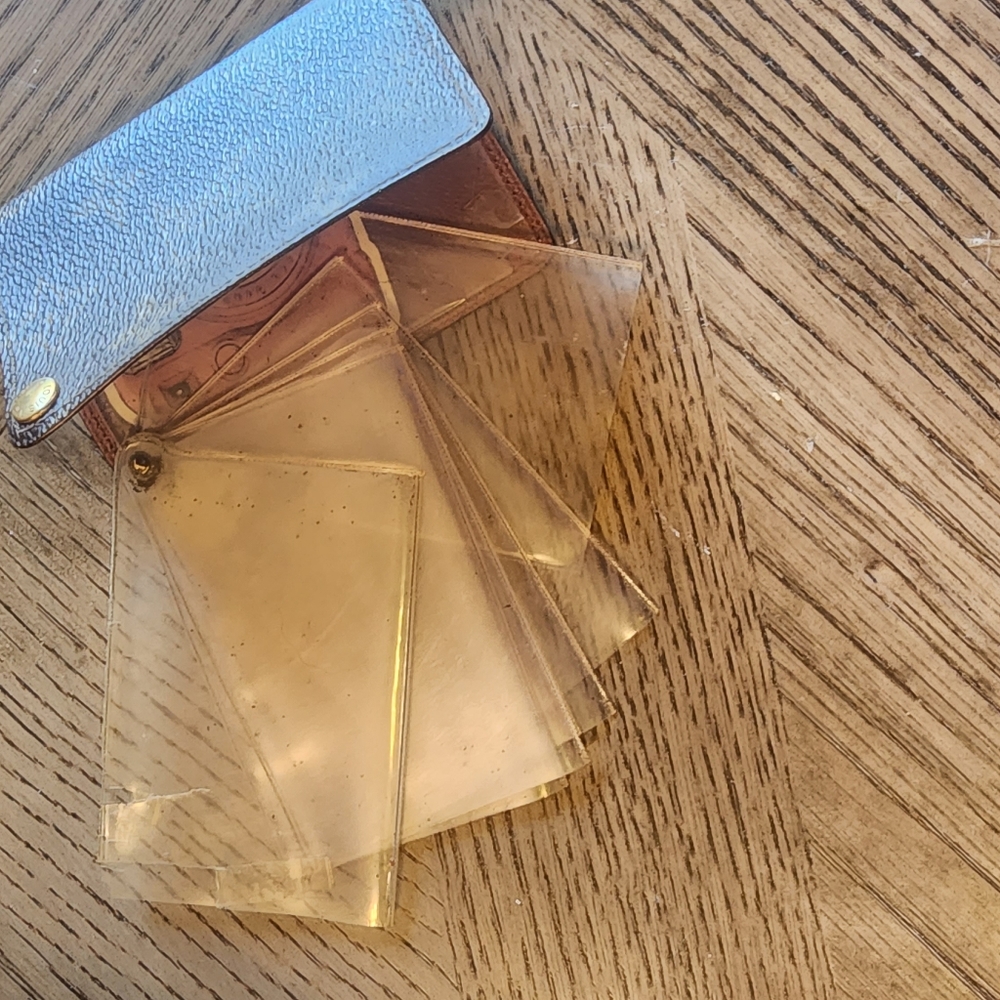 Louis Vuitton Brown and Gold Key & Card Holder - Picture 3 of 5